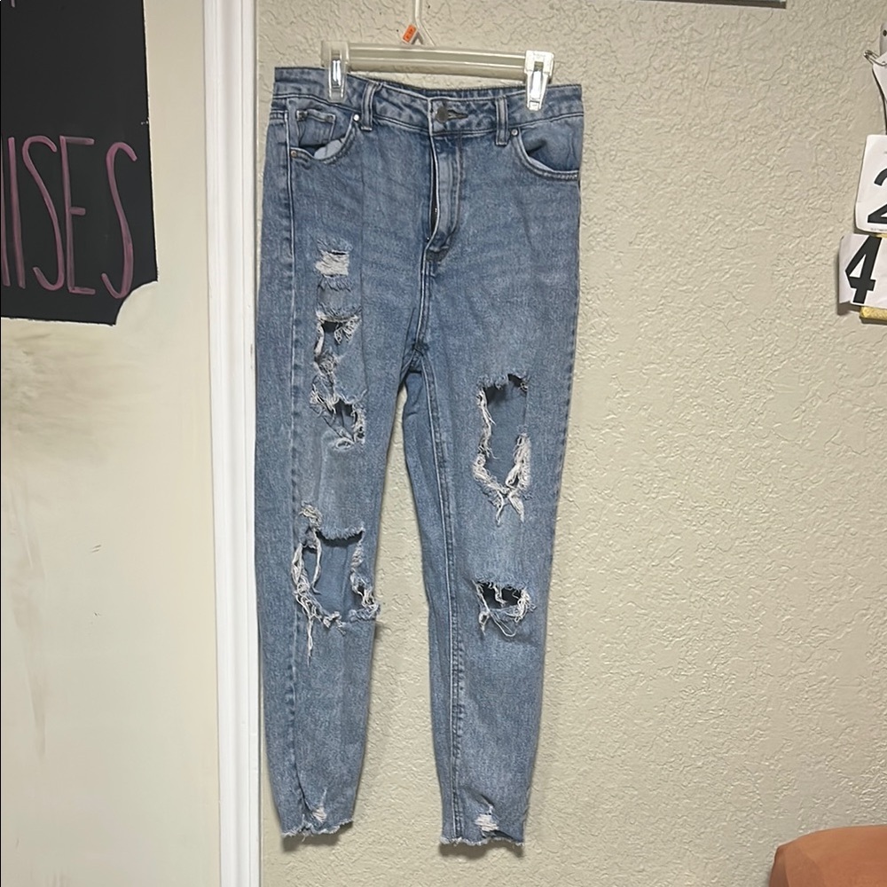 Tinseltown Blue Ankle Cropped Jeans with Distressed Details